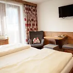 Singer Hotel