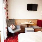 Hotel Singer