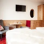 Singer Hotel