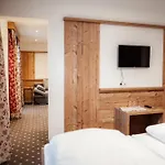Hotel Singer