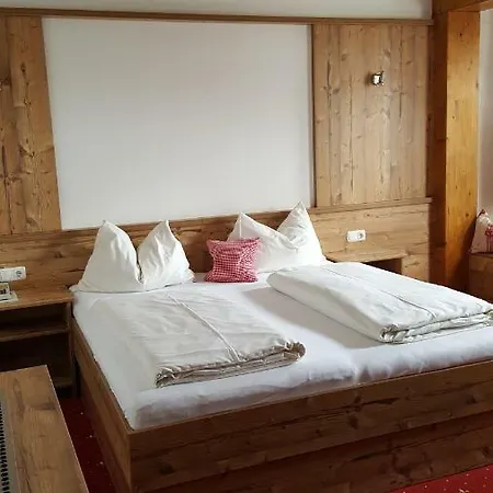 Singer Hotel Birgitz
